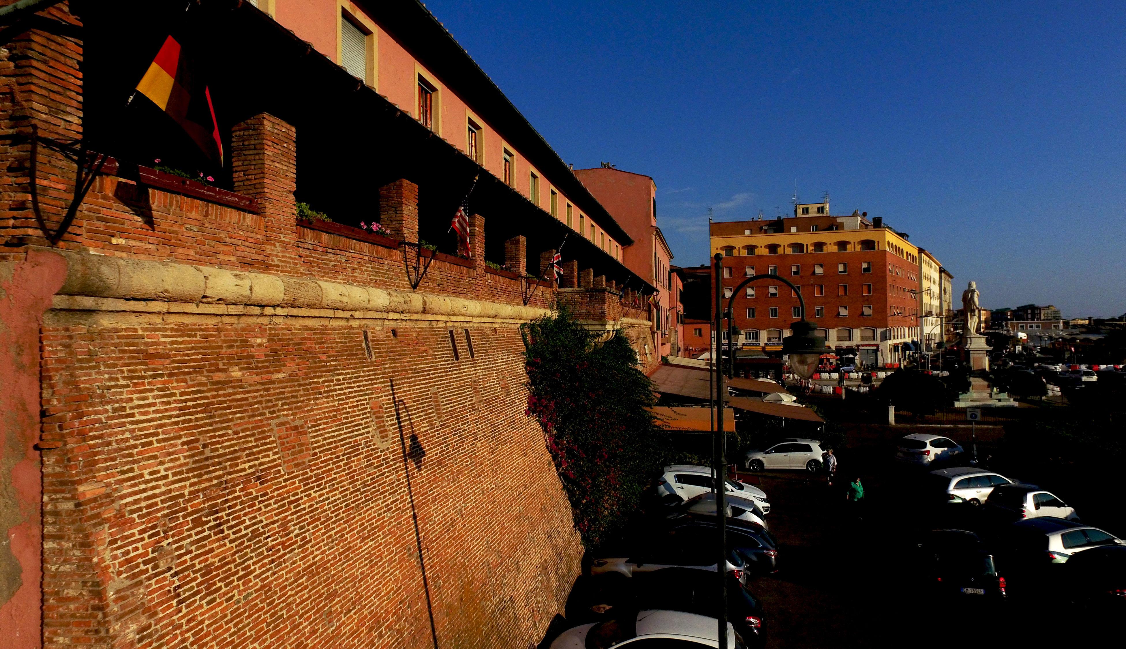 Aparthotel The Port Livorno