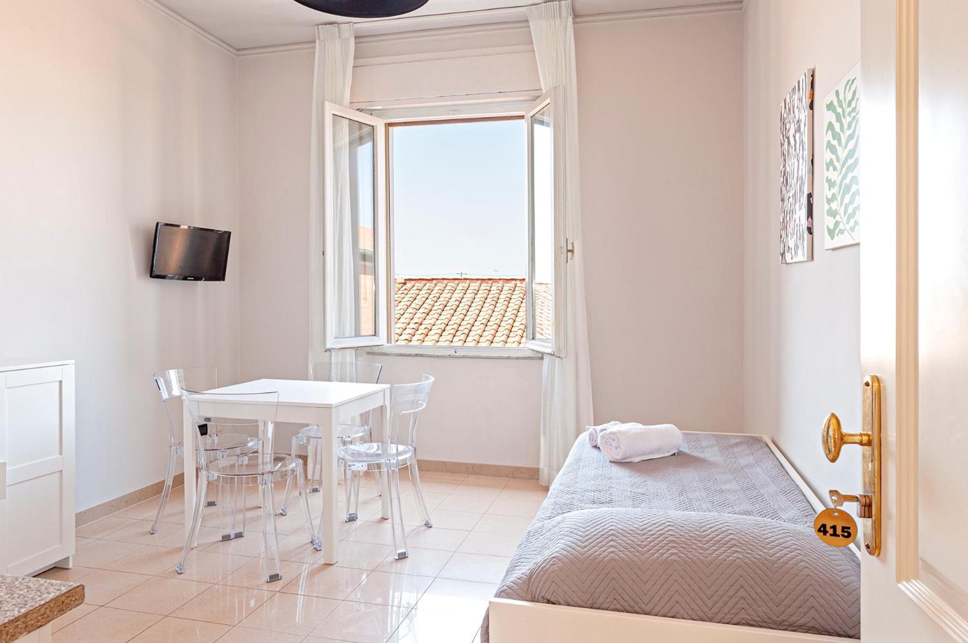 Aparthotel The Port 3*
