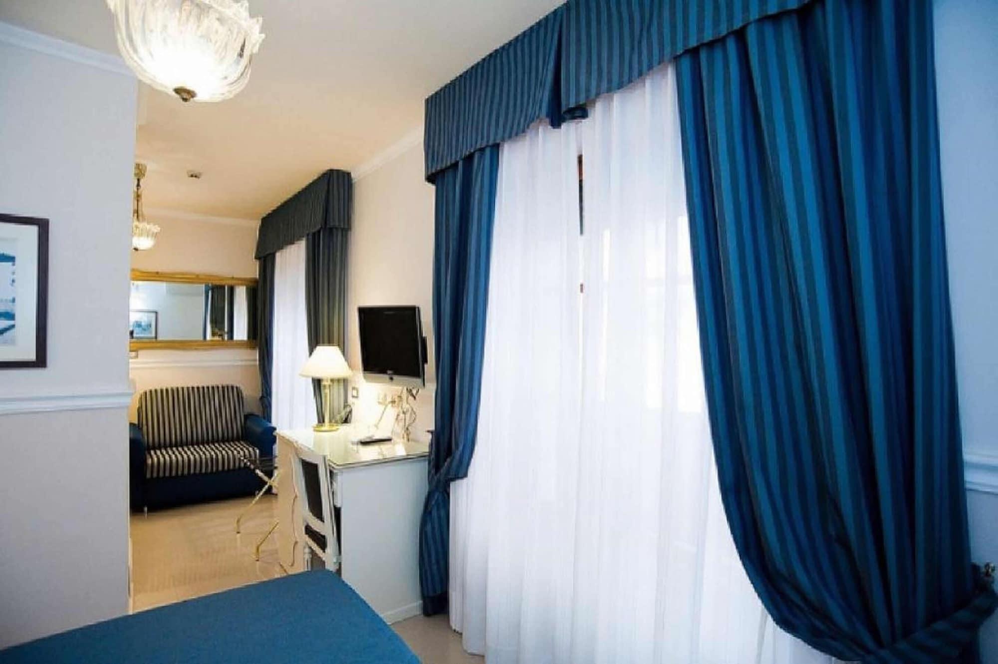 The Port Aparthotel
